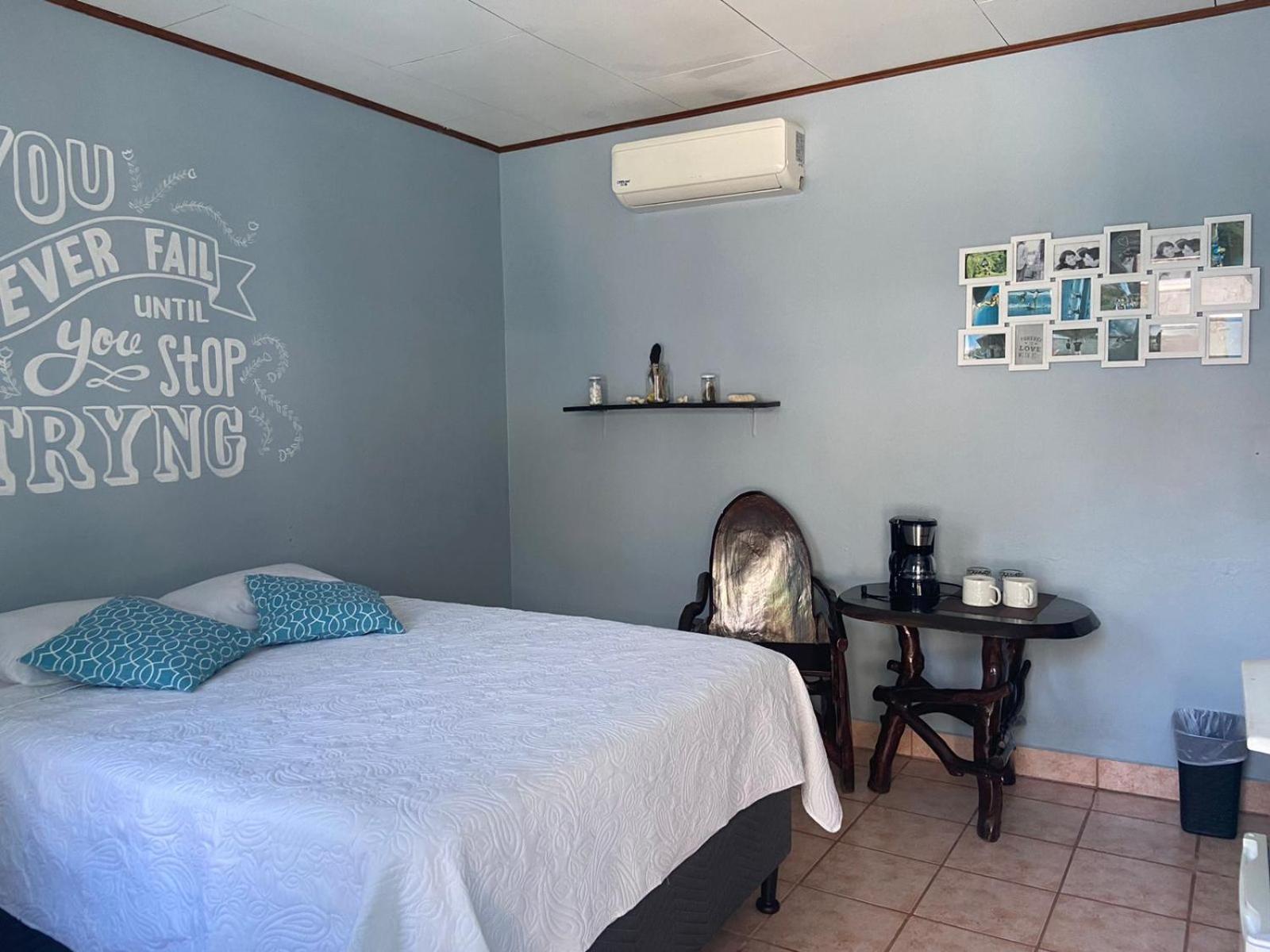 Hotel Perico Azul & Surf Camp Jacó Dış mekan fotoğraf